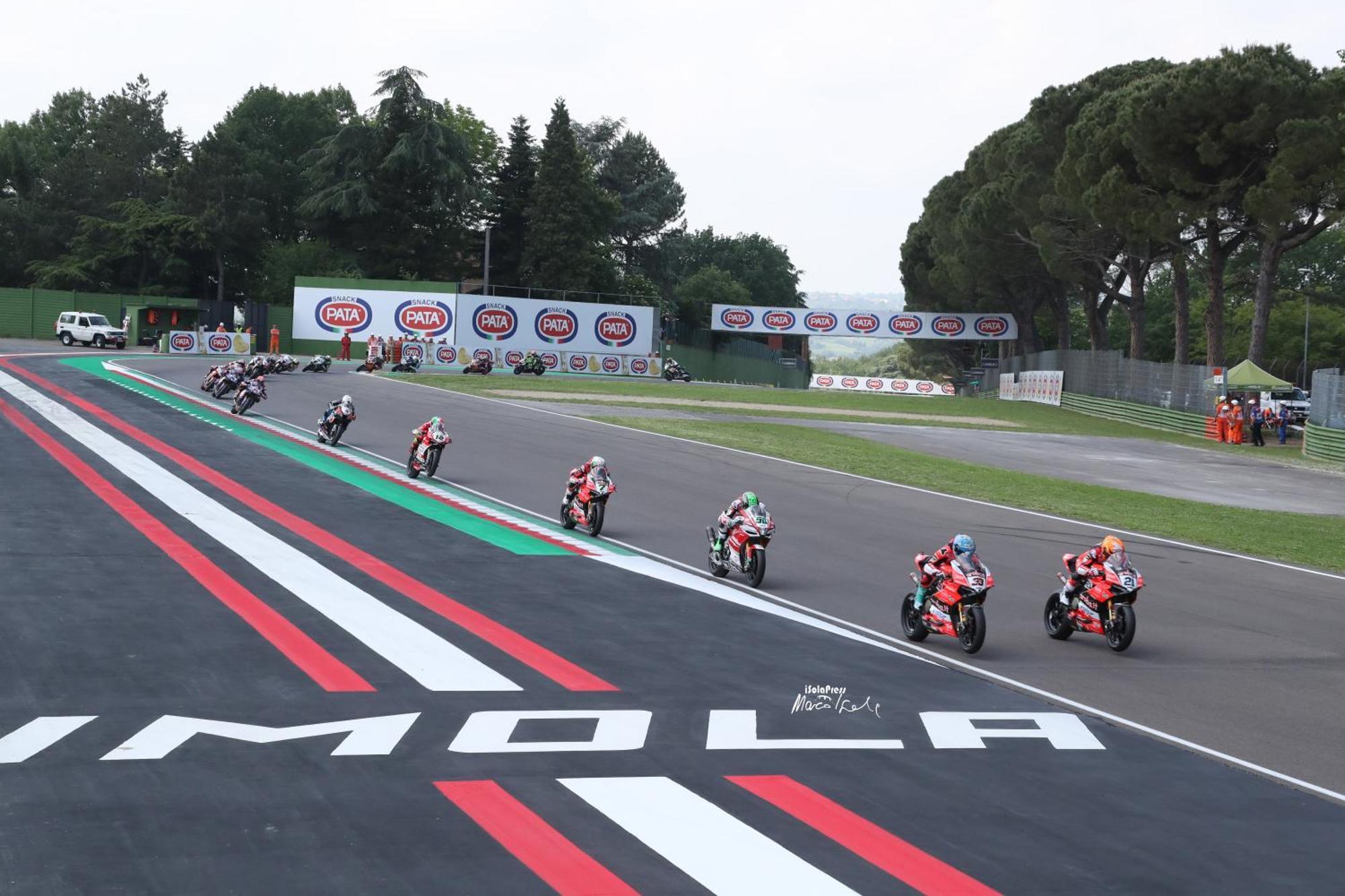Le Due Corti Centro Storico - Autodromo Apartment Imola Exterior foto